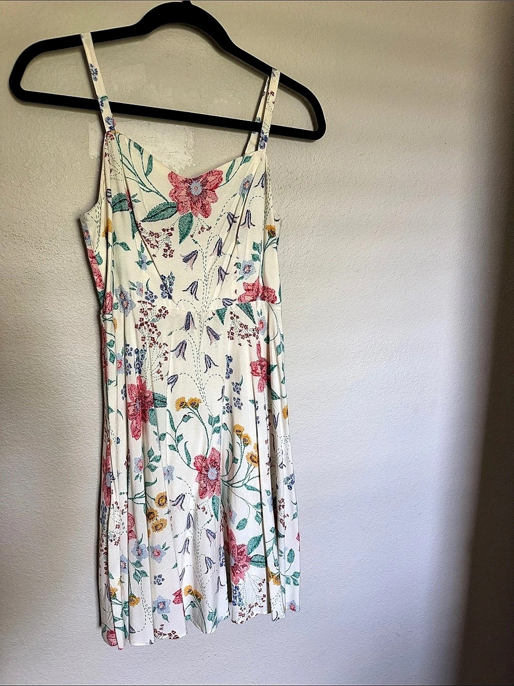 Old Navy Floral Mini Dress in White & Pink Size Small